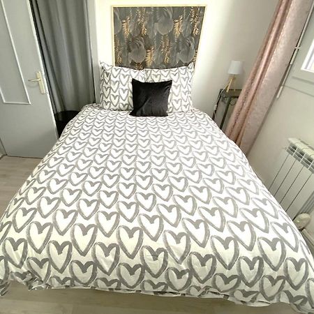 Le Cafe Charmant, Appartement Dans Immeuble Avec Parking Barriere, Balcon ลาร์แบรล ภายนอก รูปภาพ